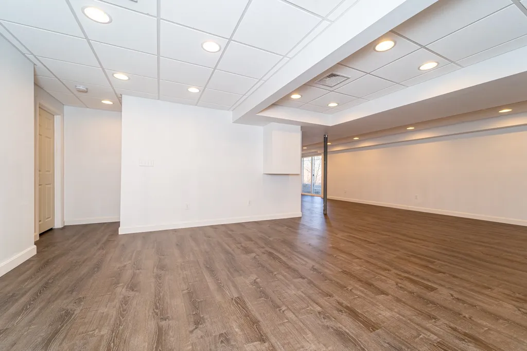 12 Gladiola Way Dover NH 03820