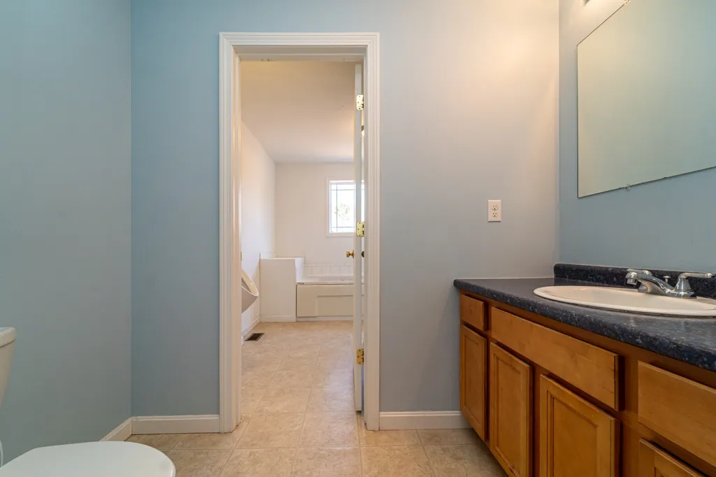 12 Gladiola Way Dover NH 03820