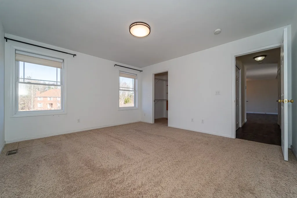 12 Gladiola Way Dover NH 03820