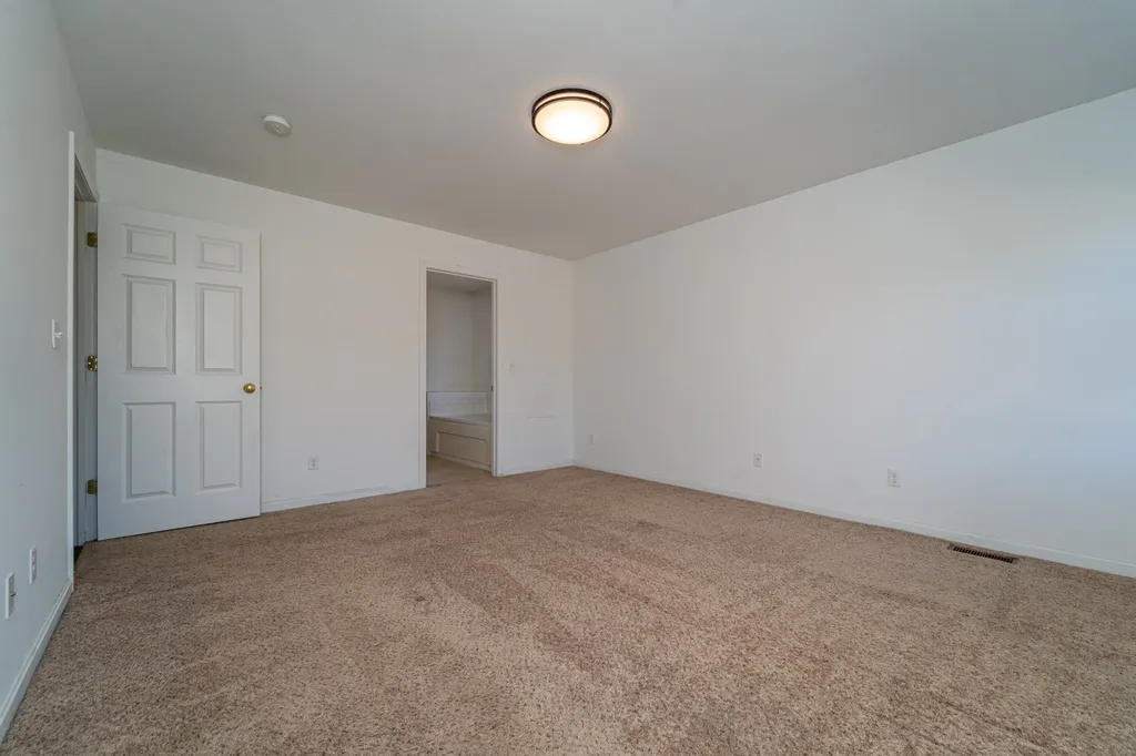 12 Gladiola Way Dover NH 03820