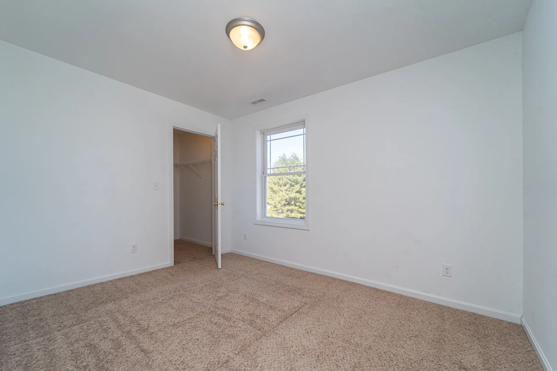 12 Gladiola Way Dover NH 03820