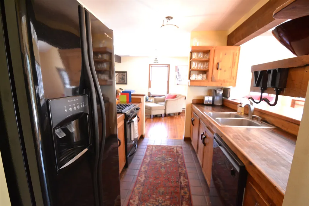 55 Carlyle Road Warren VT 05674