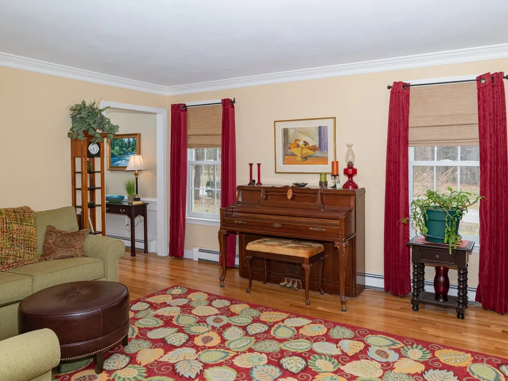 16 Reverend Houston Drive Bedford NH 03110