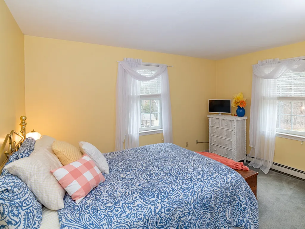 16 Reverend Houston Drive Bedford NH 03110