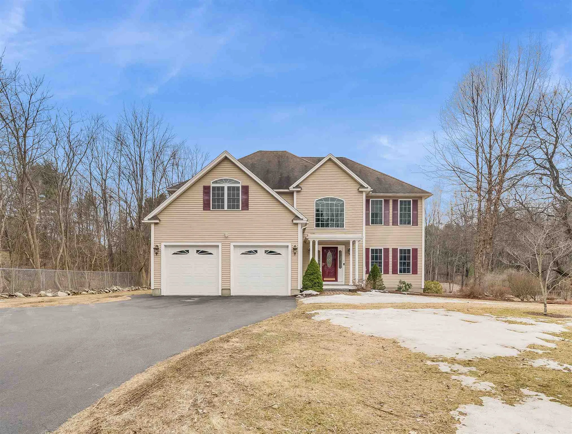 98 Middle Dunstable Road Nashua NH 03062