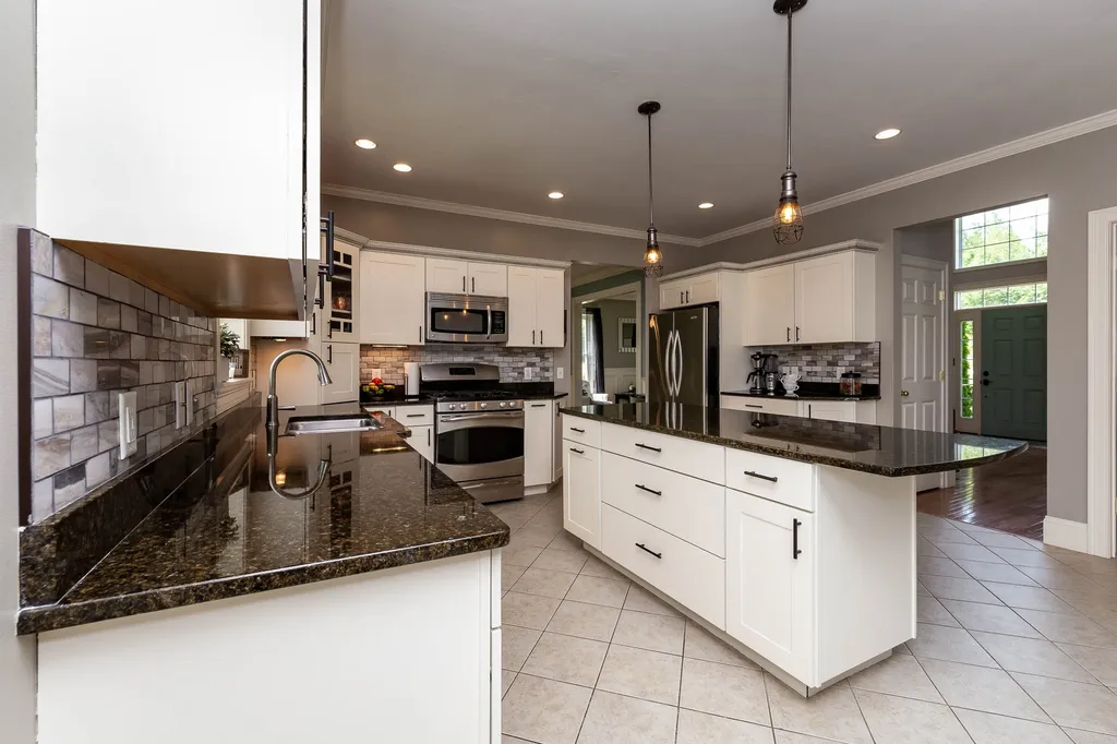 122 Greenview Drive Loudon NH 03307