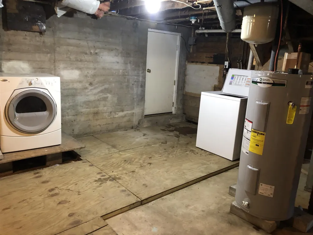 2-4 Forest Street Newmarket NH 03857