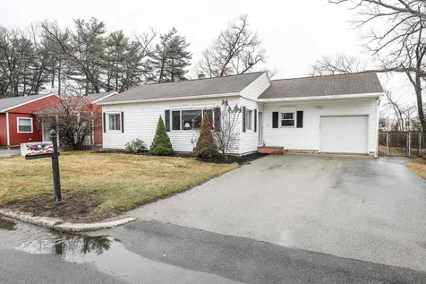 31 Seames Drive Manchester NH 03103