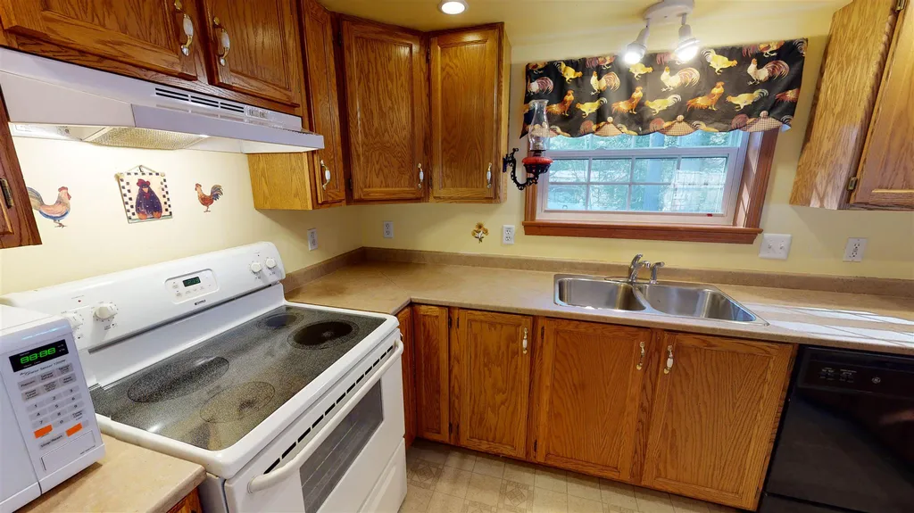 30 Knobby Way Rochester NH 03867