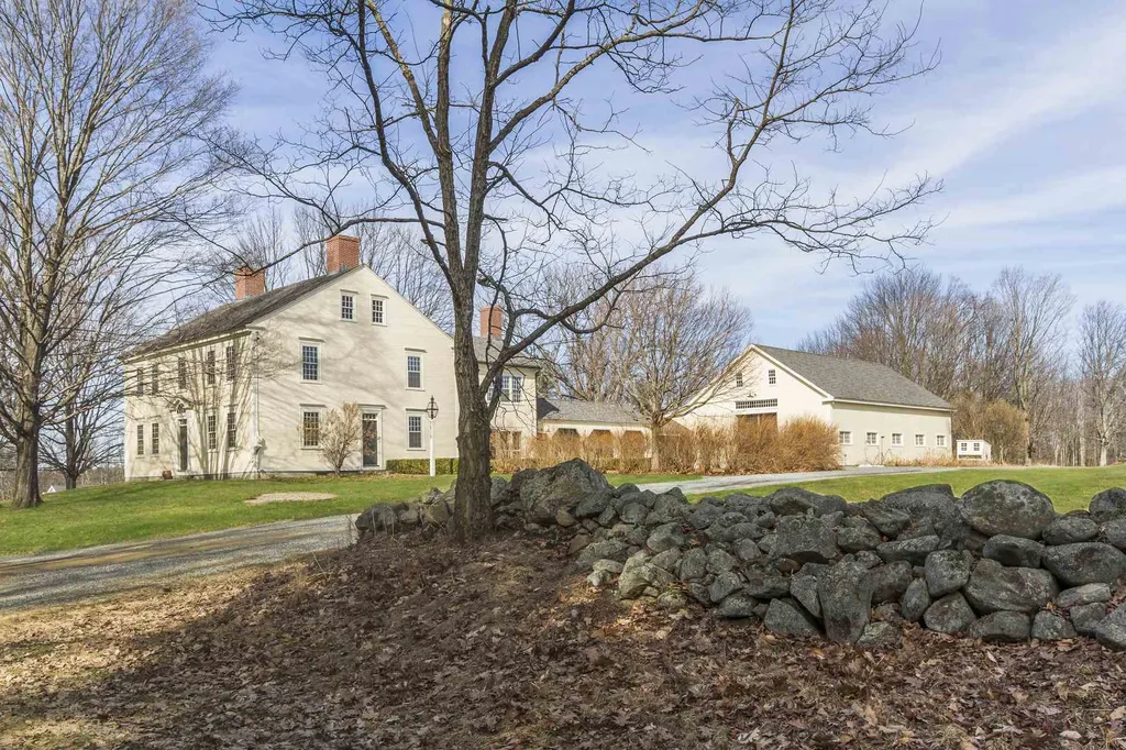 7518 Currier Road Loudon NH 03307