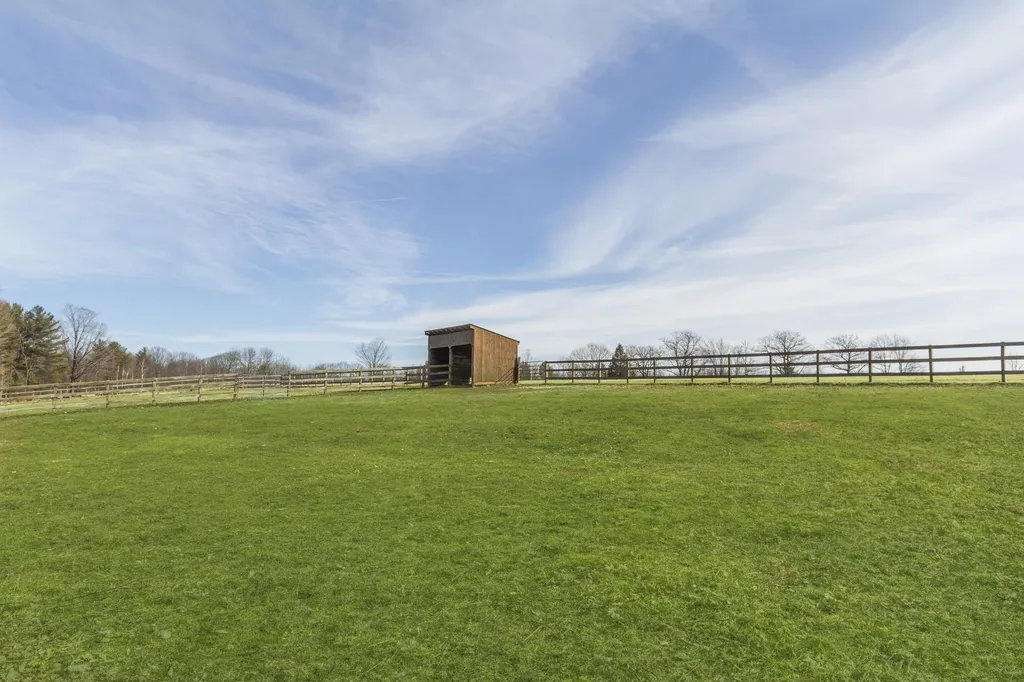 7518 Currier Road Loudon NH 03307