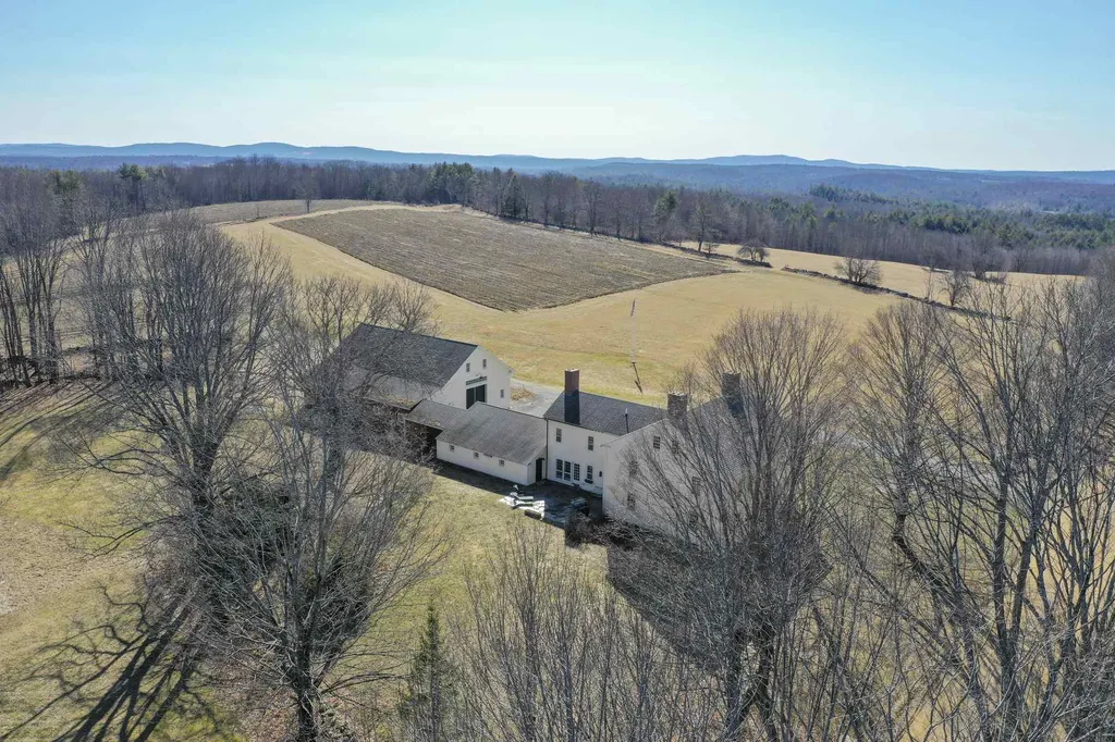 7518 Currier Road Loudon NH 03307