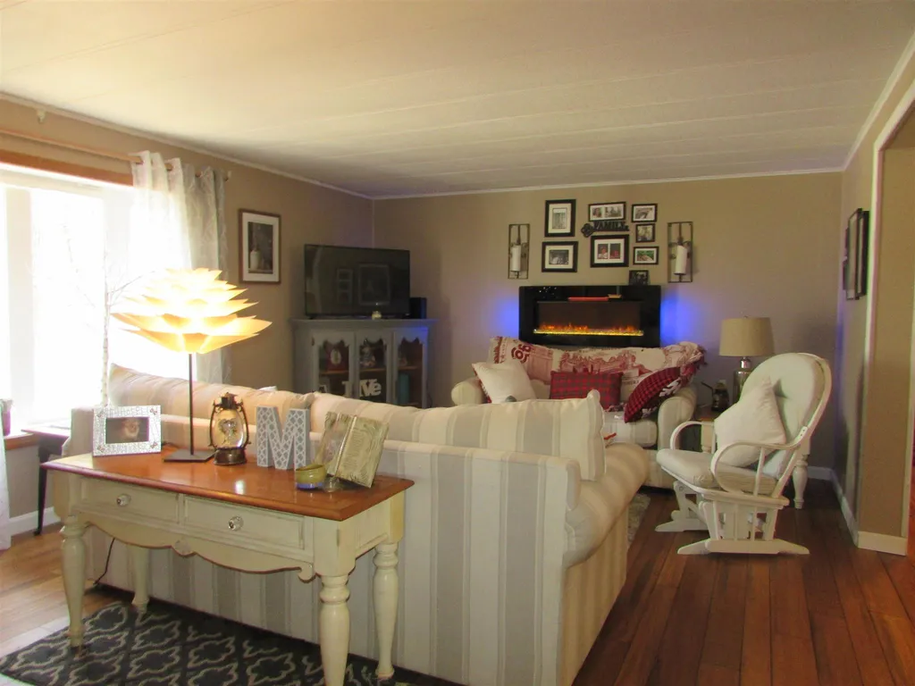 1 Eastman Avenue Wolfeboro NH 03894