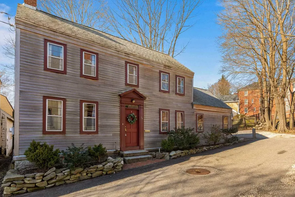 34 Blossom Street Portsmouth NH 03801