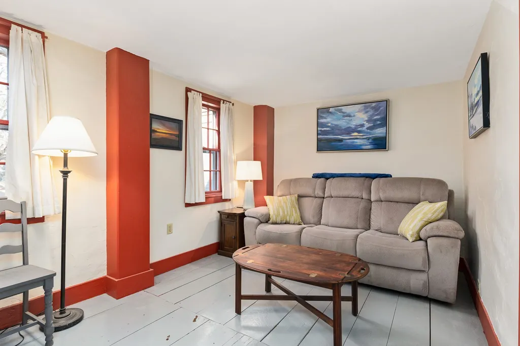34 Blossom Street Portsmouth NH 03801