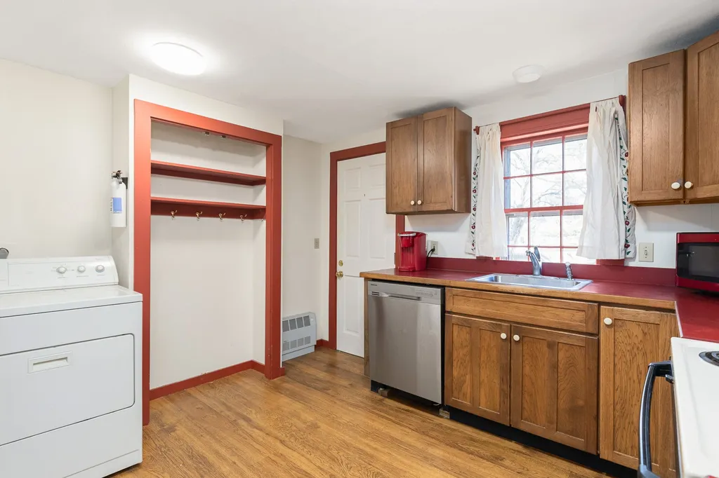 34 Blossom Street Portsmouth NH 03801