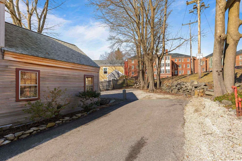 34 Blossom Street Portsmouth NH 03801