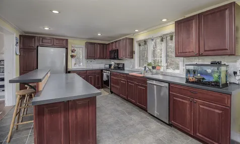 48 Moharimet Drive Madbury NH 03823