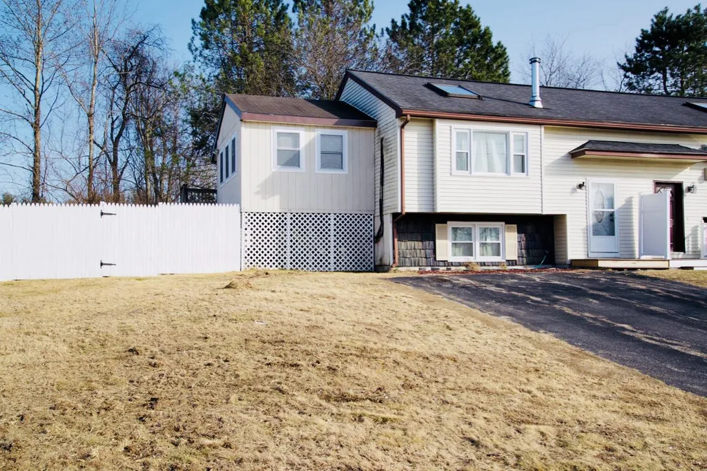 6l Matthew Drive Derry NH 03038