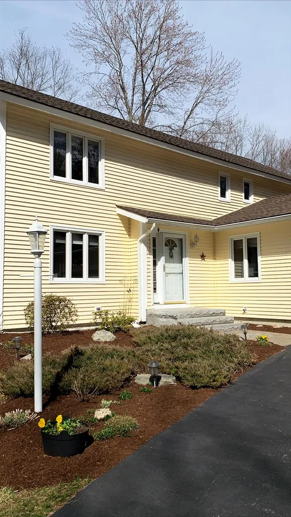 34 Mulberry Lane Bedford NH 03110