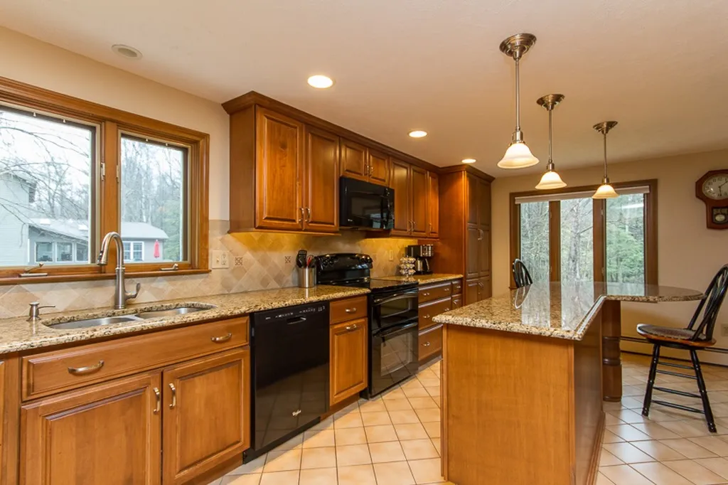 34 Mulberry Lane Bedford NH 03110