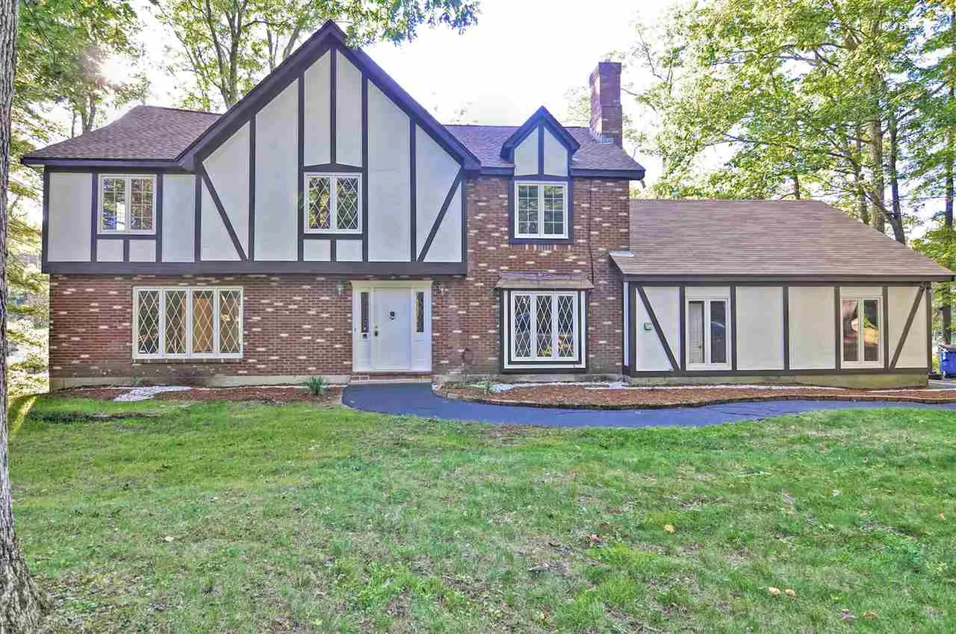 21 Dianna Road Londonderry NH 03053