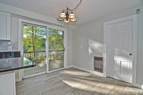 21 Dianna Road Londonderry NH 03053