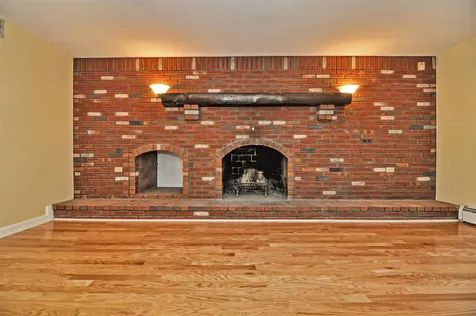 21 Dianna Road Londonderry NH 03053