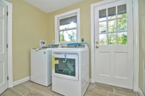 21 Dianna Road Londonderry NH 03053