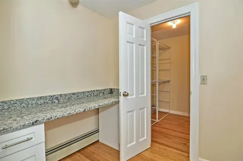 21 Dianna Road Londonderry NH 03053