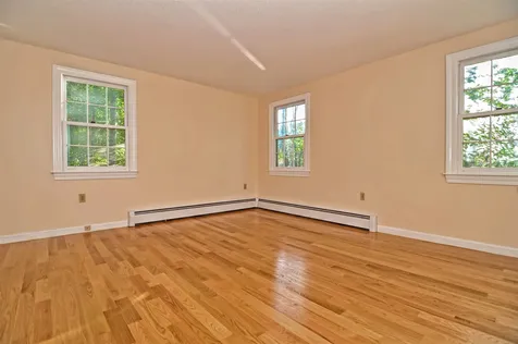 21 Dianna Road Londonderry NH 03053