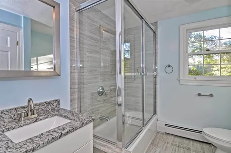 21 Dianna Road Londonderry NH 03053