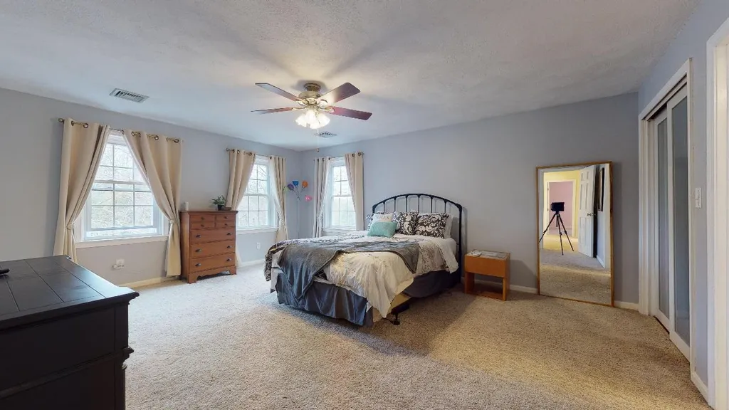 13 Colleen Drive Salem NH 03079