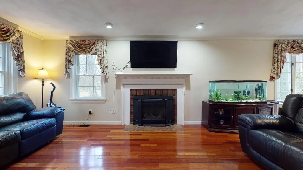 13 Colleen Drive Salem NH 03079