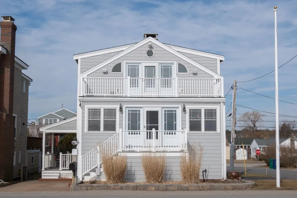 907 Ocean Boulevard Hampton NH 03842