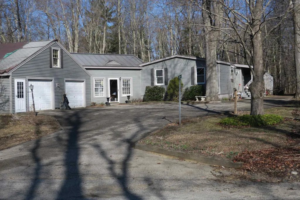 106 Exeter Road Kingston NH 03848