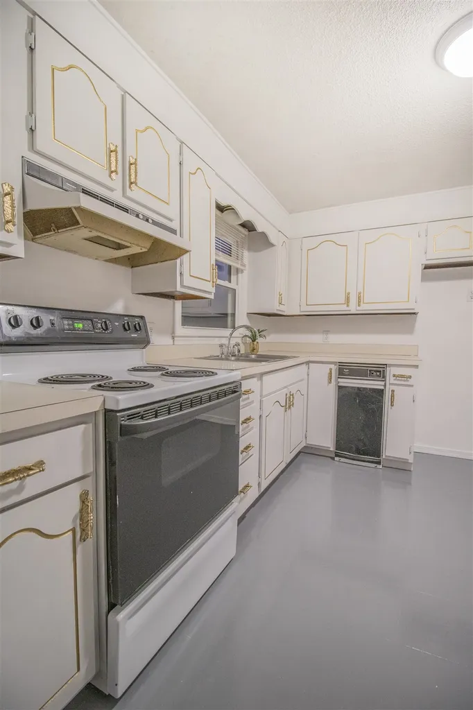 93 Woodlawn Circle Portsmouth NH 03801