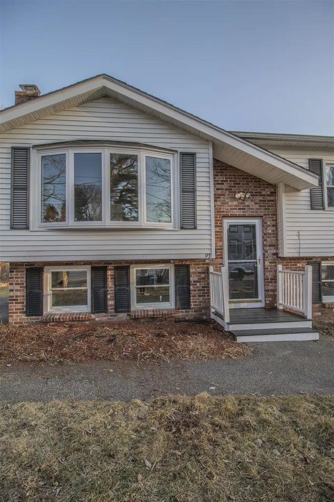 93 Woodlawn Circle Portsmouth NH 03801