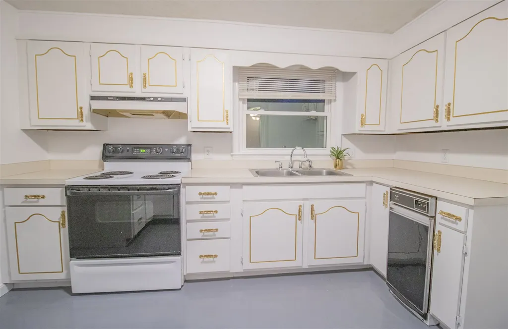 93 Woodlawn Circle Portsmouth NH 03801