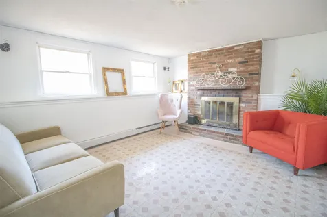93 Woodlawn Circle Portsmouth NH 03801