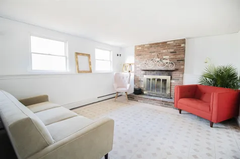 93 Woodlawn Circle Portsmouth NH 03801