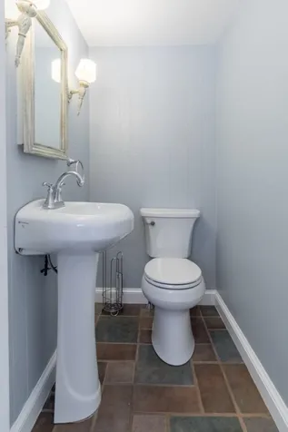 66 Kensington Road Hampton Falls NH 03844
