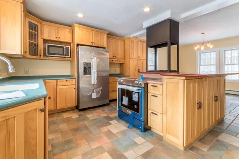 66 Kensington Road Hampton Falls NH 03844