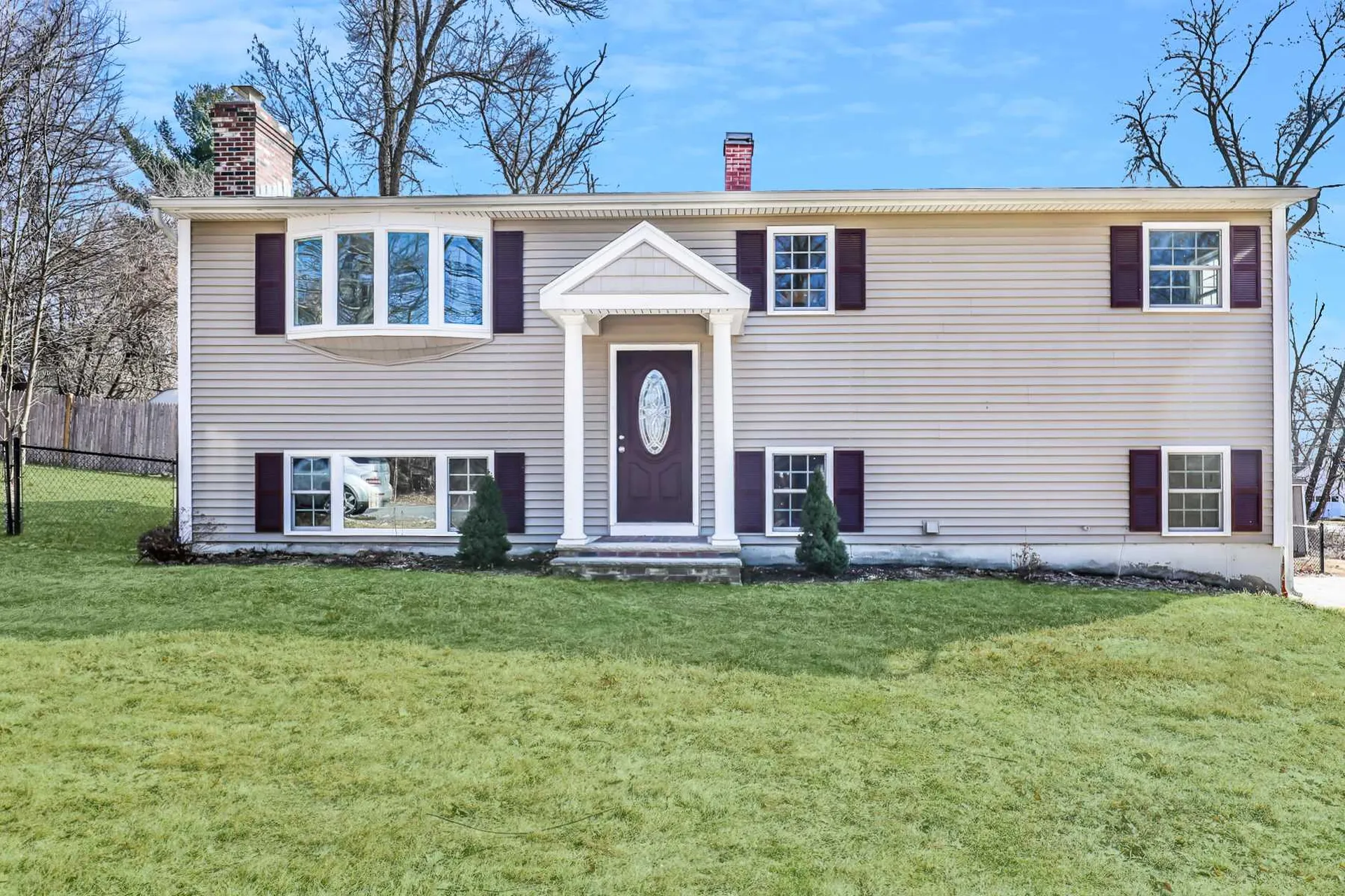 1 Daw Street Hudson NH 03051