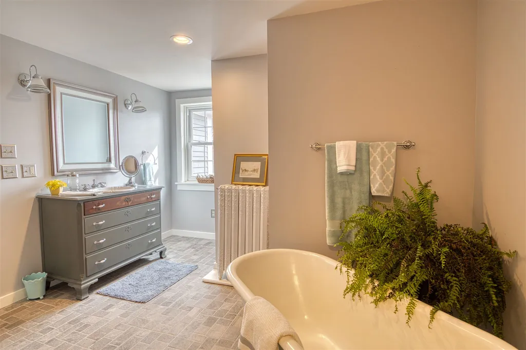 2346 Greenbush Road Charlotte VT 05445