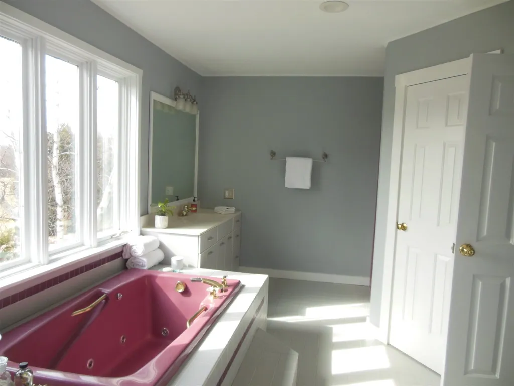 38 Stone Meadow Lane Ferrisburgh VT 05456