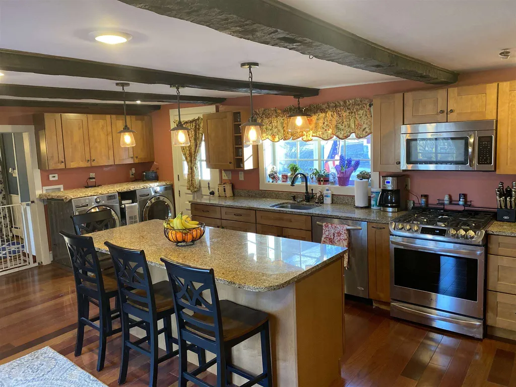 8 Smith Sanborn Road Chichester NH 03258