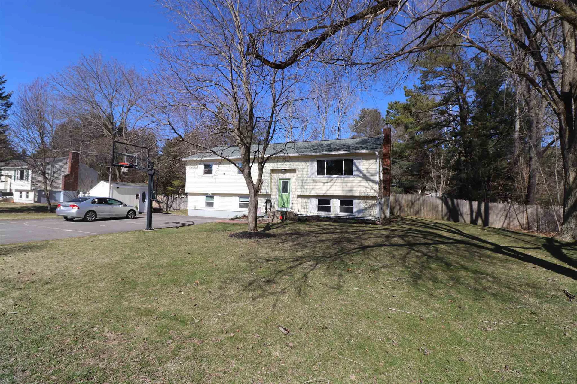 8 Carriage Lane Merrimack NH 03054