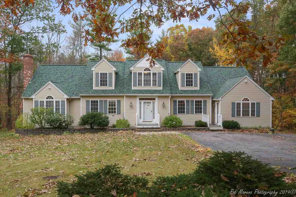 6 Crossman Circle Newton NH 03858