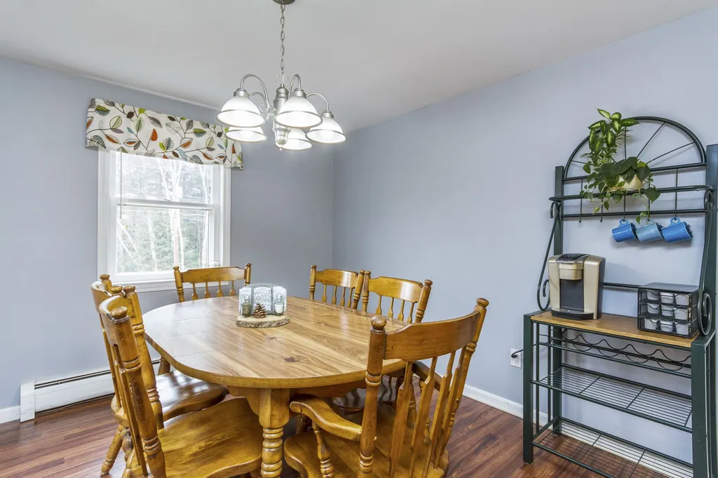 11 Grapevine Drive Fremont NH 03044